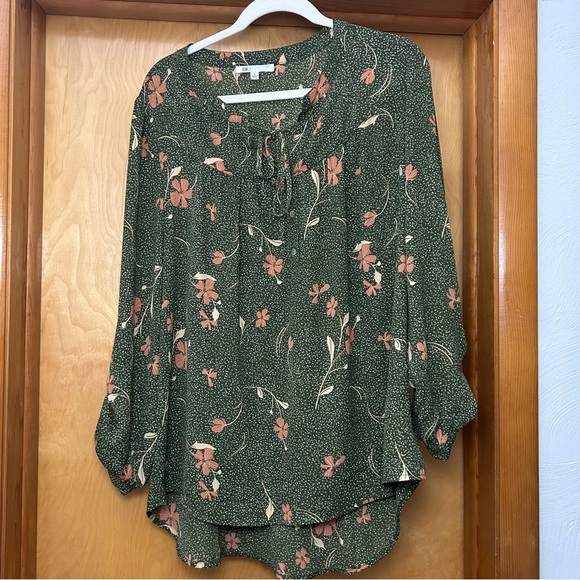 DR2 by Daniel Rainn Blouse Women’s: Large - Picture 6 of 6